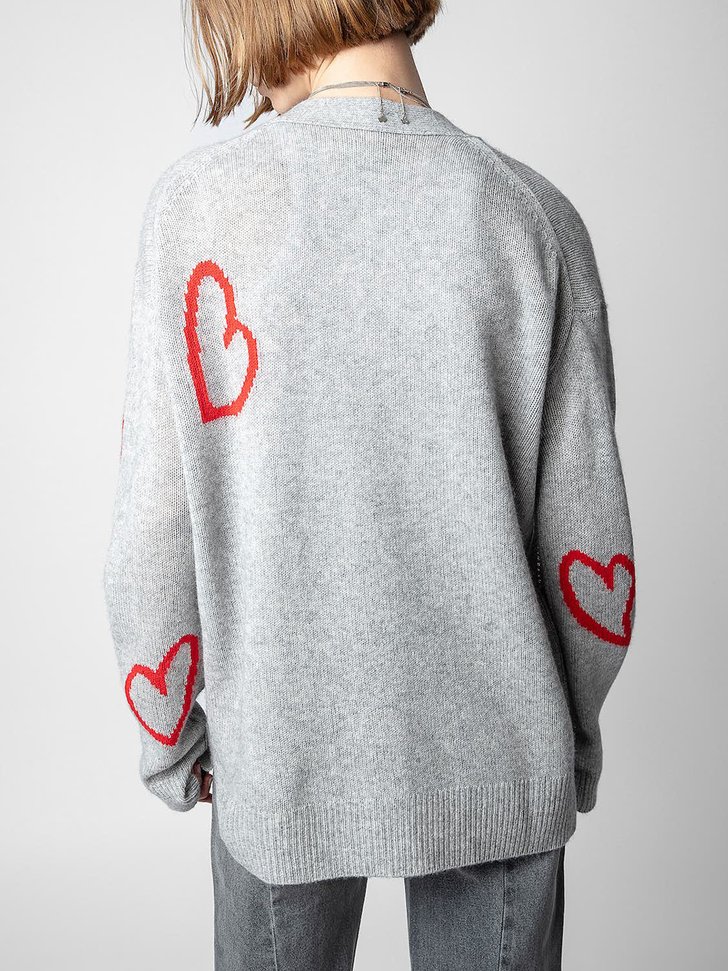 Accessorizing with a Heart Sweater: Jewelry and Shoe Pairings插图
