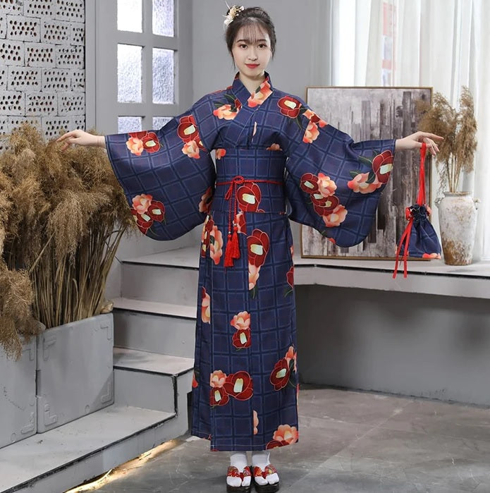 Kimono Dress: Embracing Traditional Elegance in Modern Fashion插图1